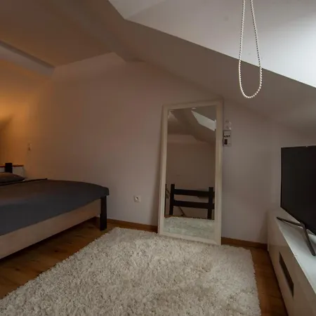 Apartament Ztracena