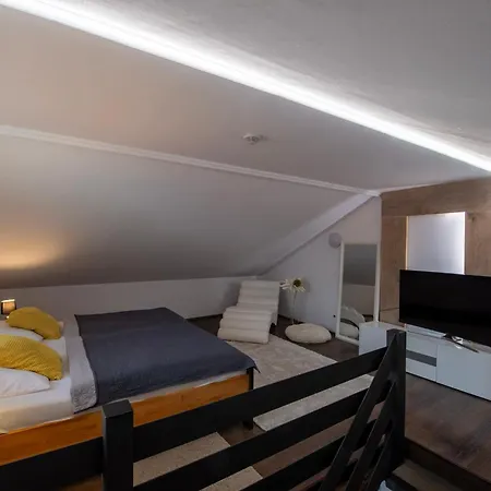 Apartament Ztracena